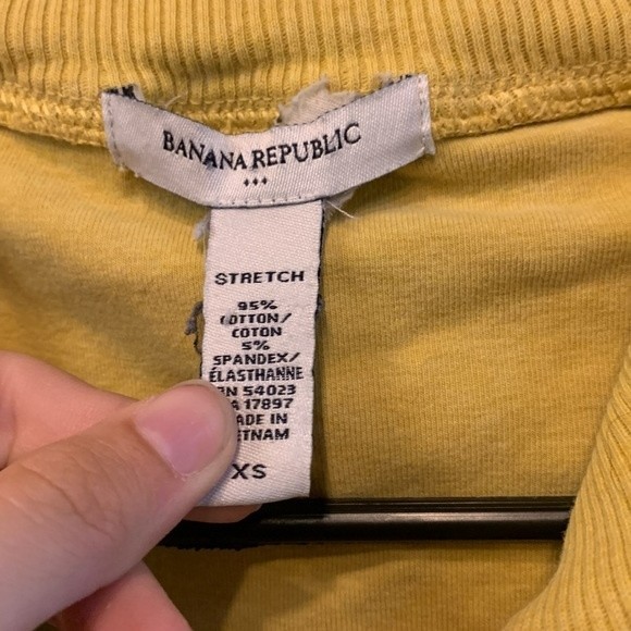 Banana Republic Stretch Asymmetrical Henley Ribbed Minimalist Sweater - Picture 3 of 4